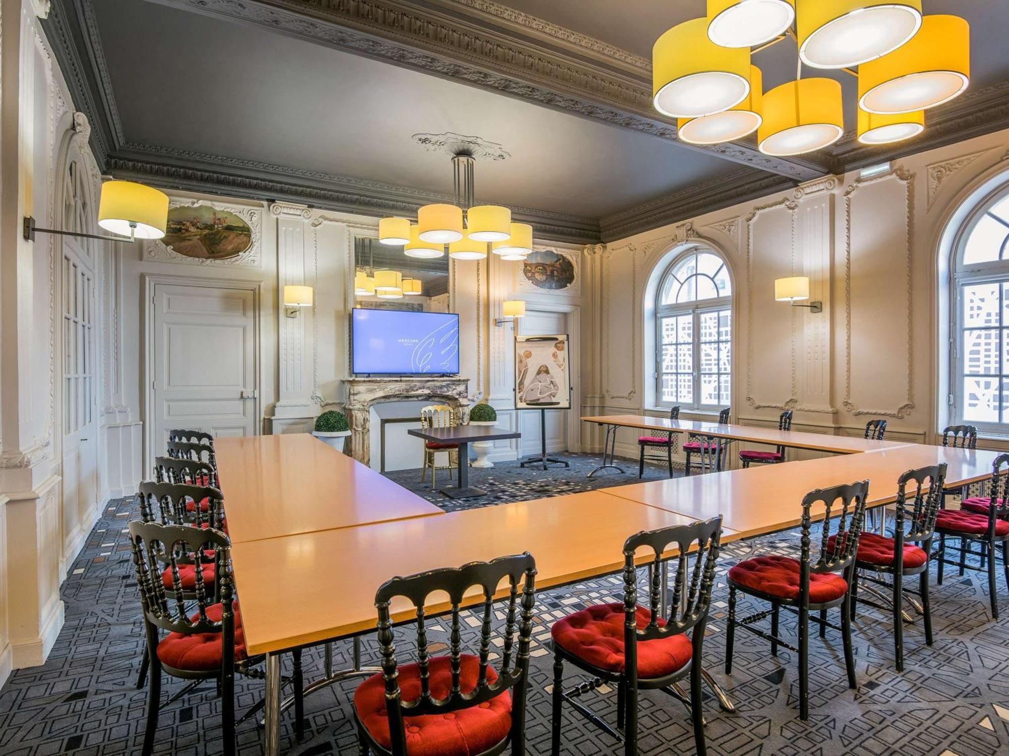 Hotel Mercure Rodez Cathedrale Zewnętrze zdjęcie